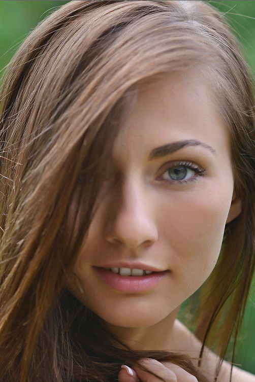 et billede af Michaela Isizzu