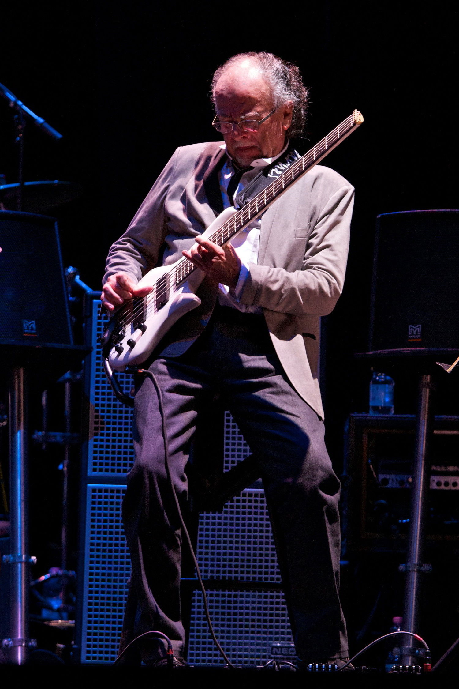 et billede af Patrick Djivas