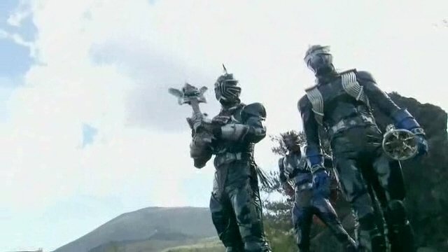 Kamen Rider Season 15 :Episode 22  Changing into a Cocoon