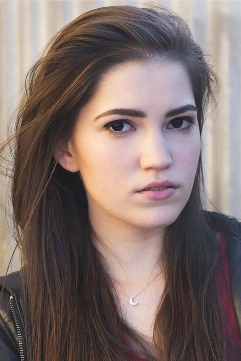 et billede af Taylor Hemsworth