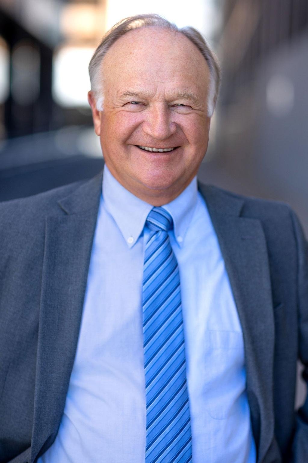 et billede af Bill Capskas