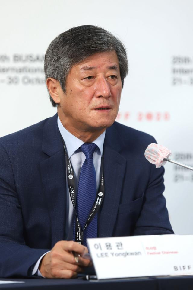 et billede af Lee Yong-kwan