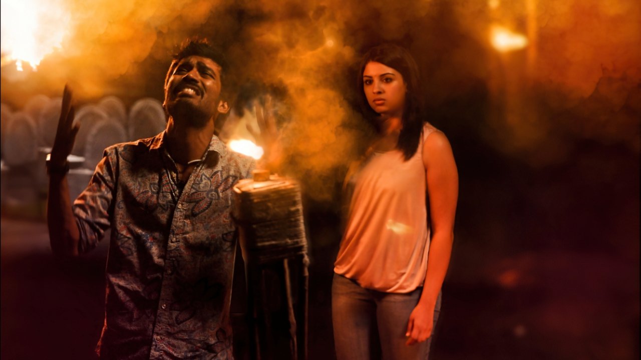Mayakkam Enna (2011)