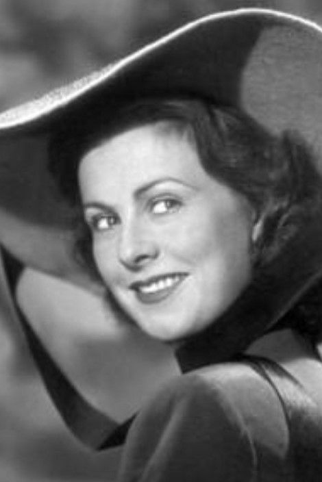 et billede af Dora Komar