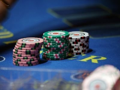 Faites entrer l'accusé - Poker macabre à Corte