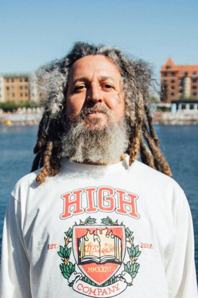 et billede af Adelmo Jr.