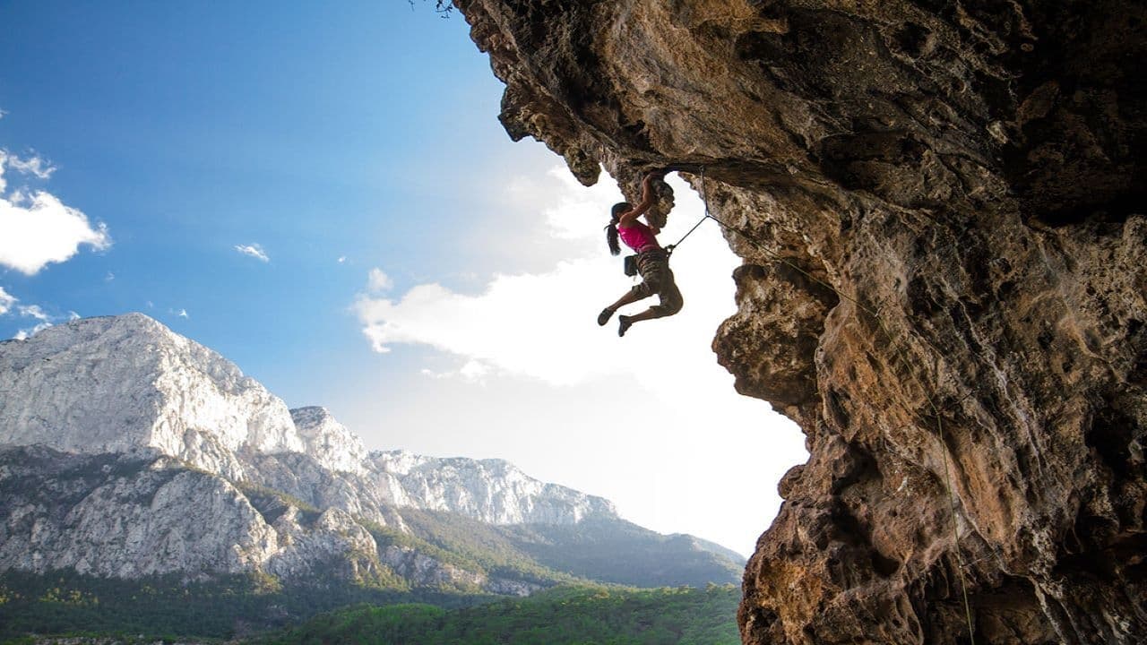 Climbing Iran (2020)