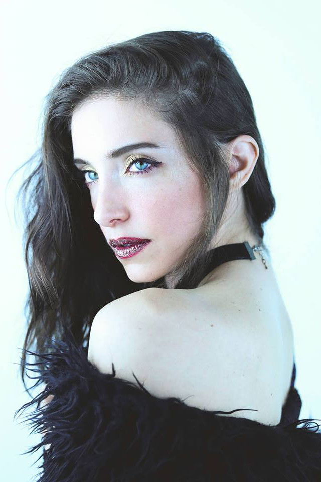 et billede af Amanda Moon Ray