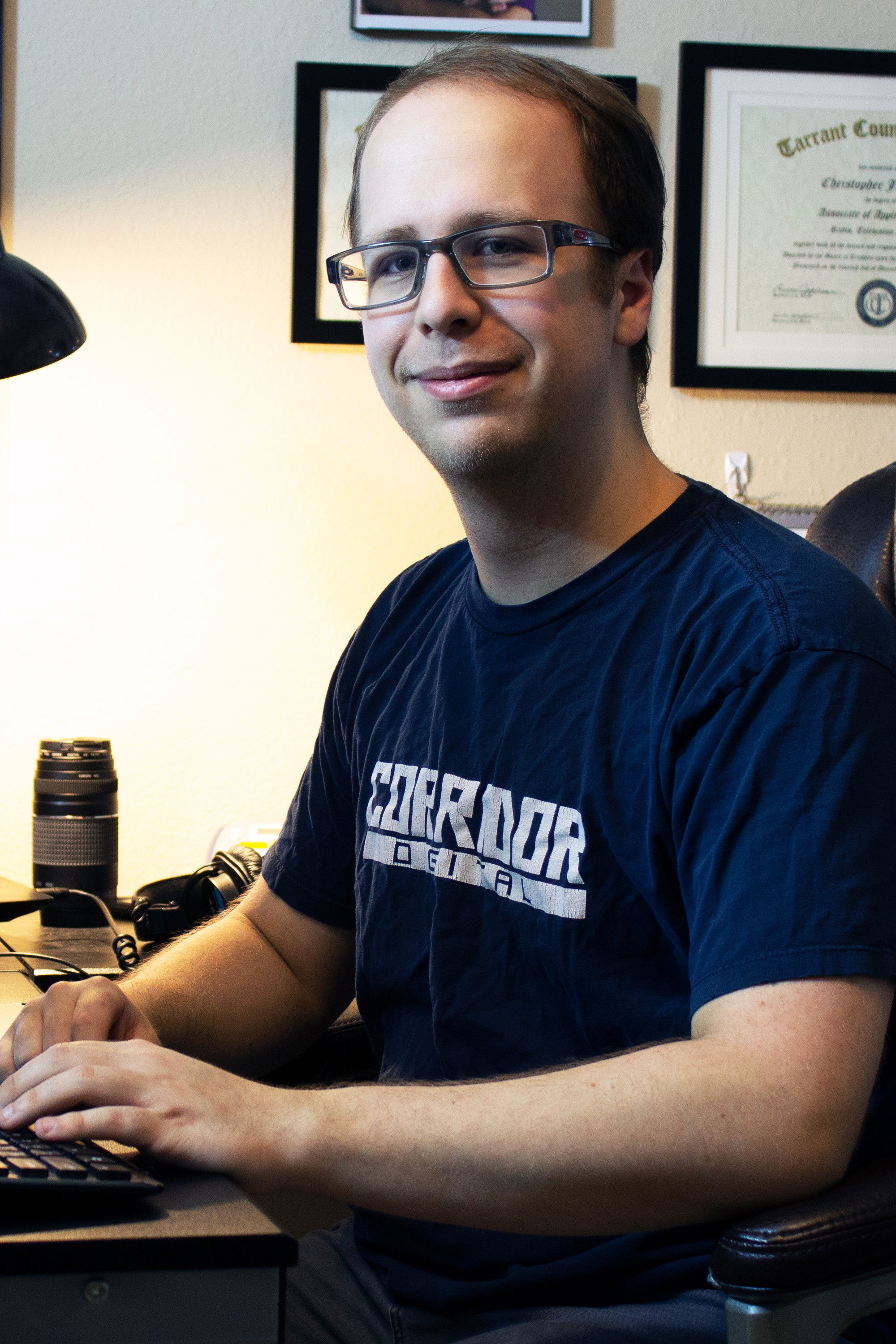 et billede af Christopher Strong