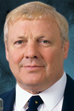 et billede af Alfred Hayes