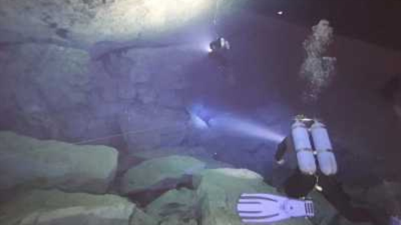 Imagem do Filme Gruta do Lago Azul