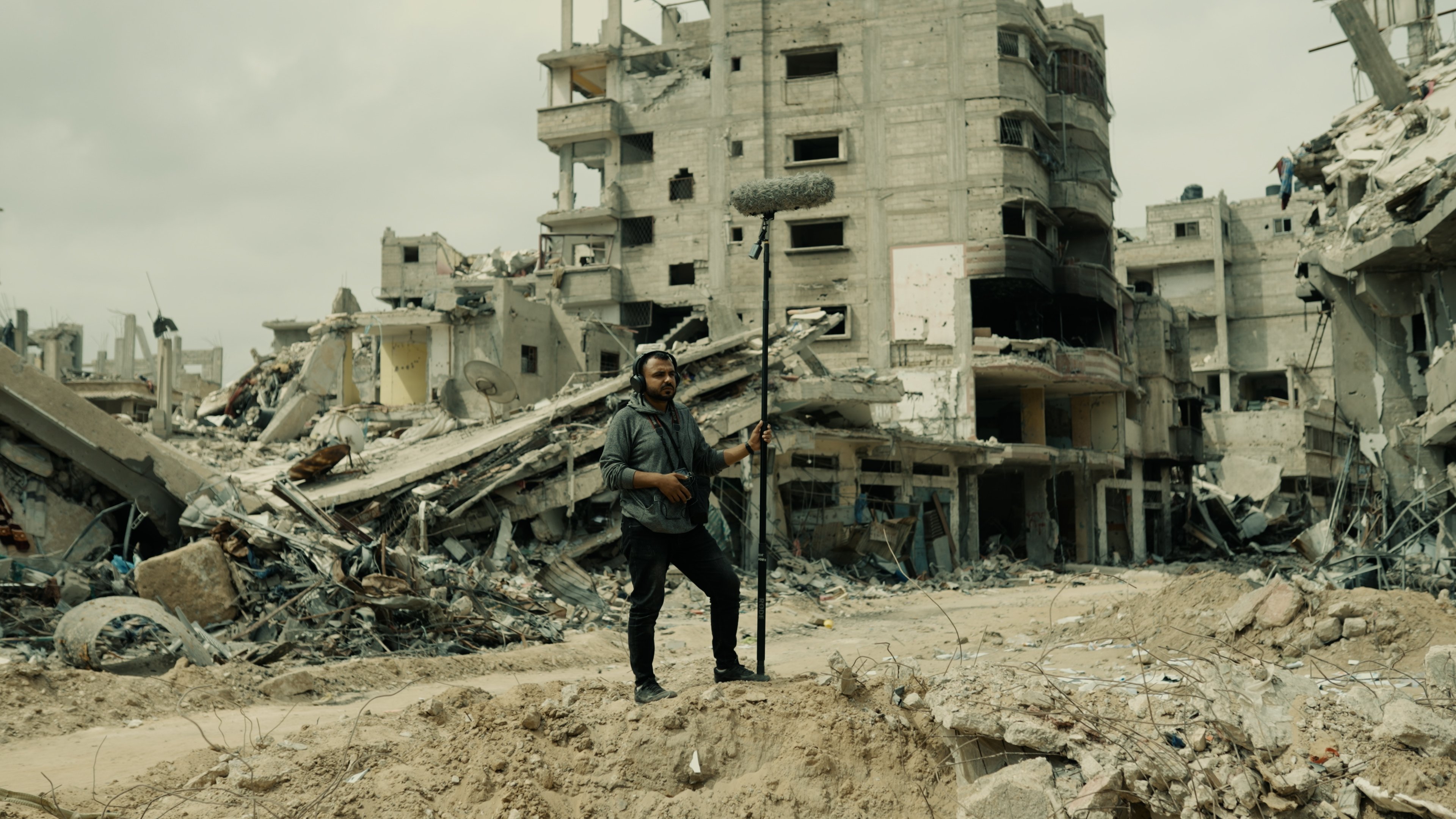 Gaza Sound Man Backdrop Image