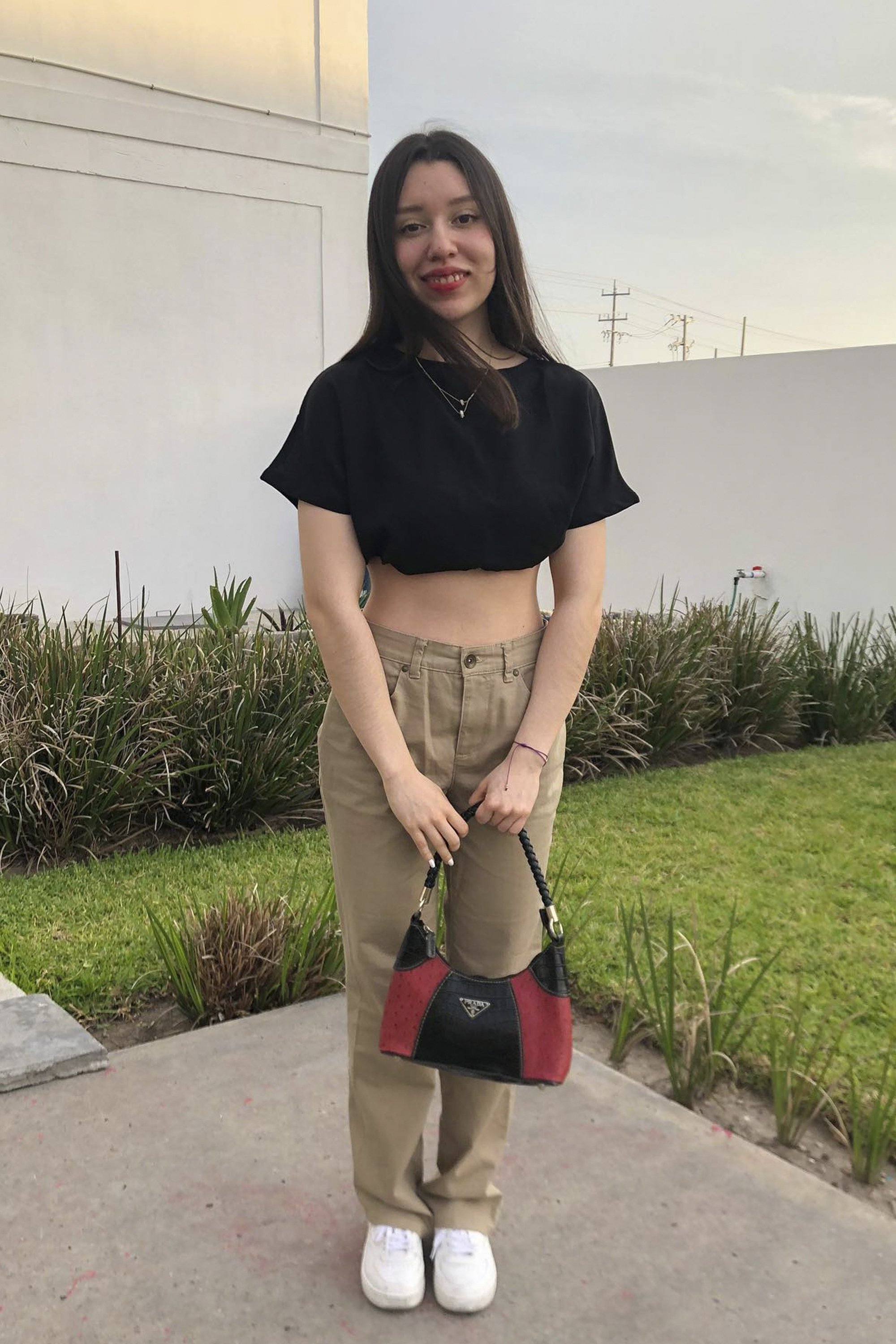 Ana Karen Castañeda's picture in the cast