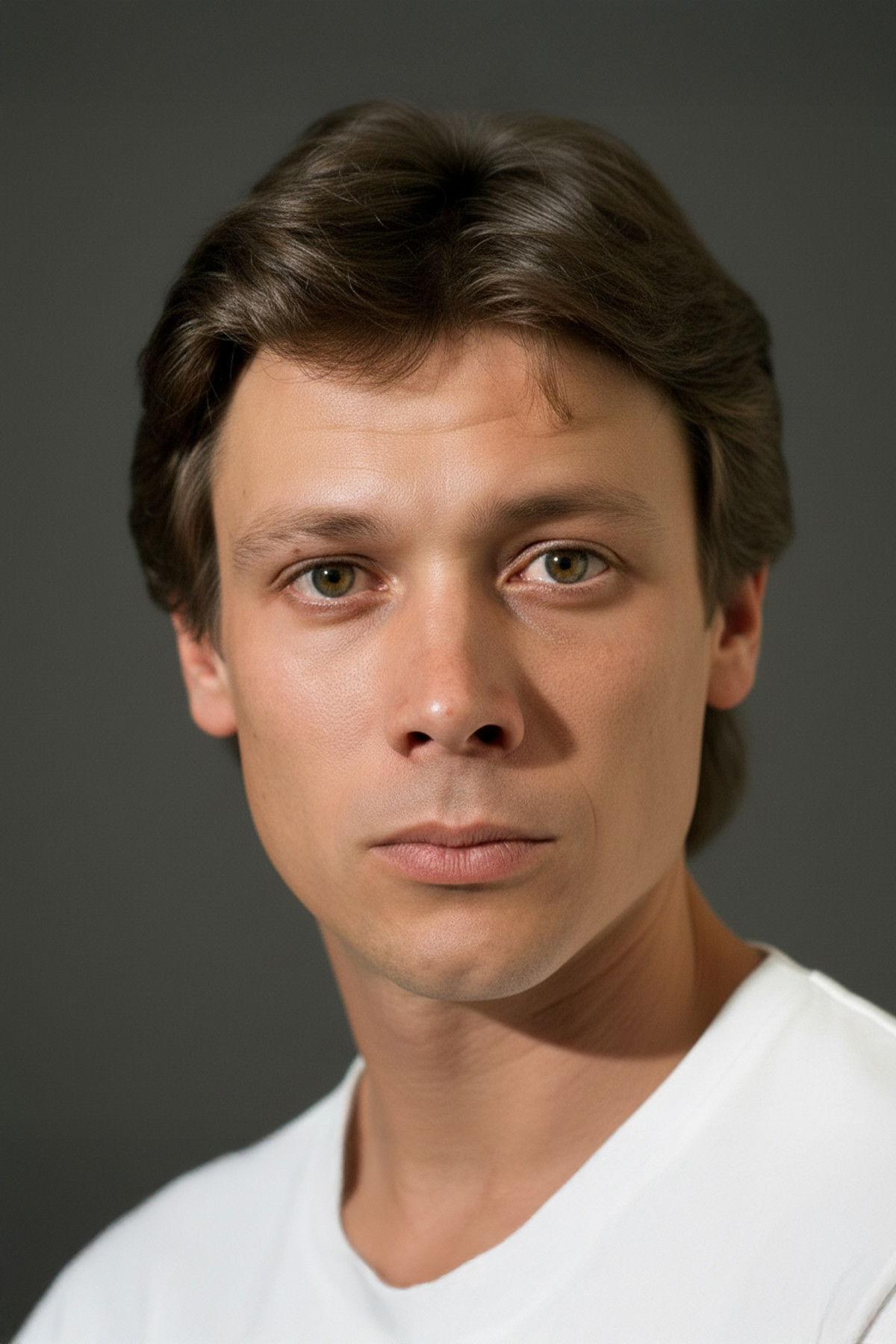 et billede af Cem Molvan