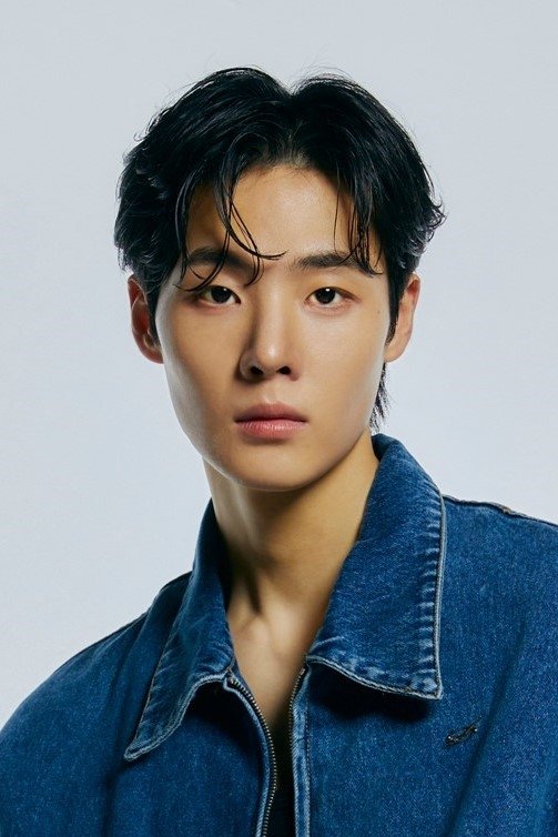 Ha Min-hyuk's picture in the cast