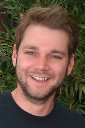 et billede af James Riley