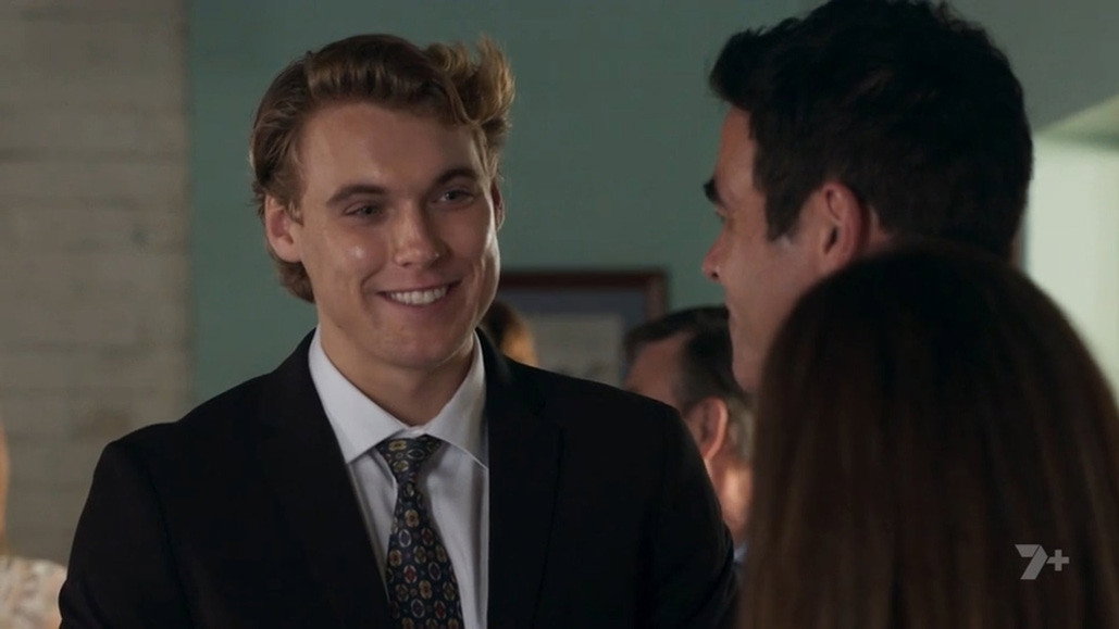 Home and Away Season 39 :Episode 190  Episode 8825