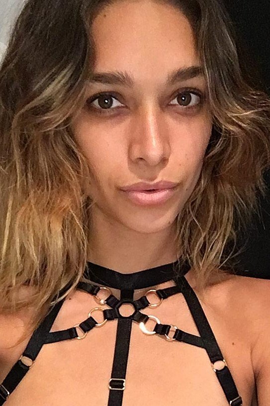 et billede af April Love