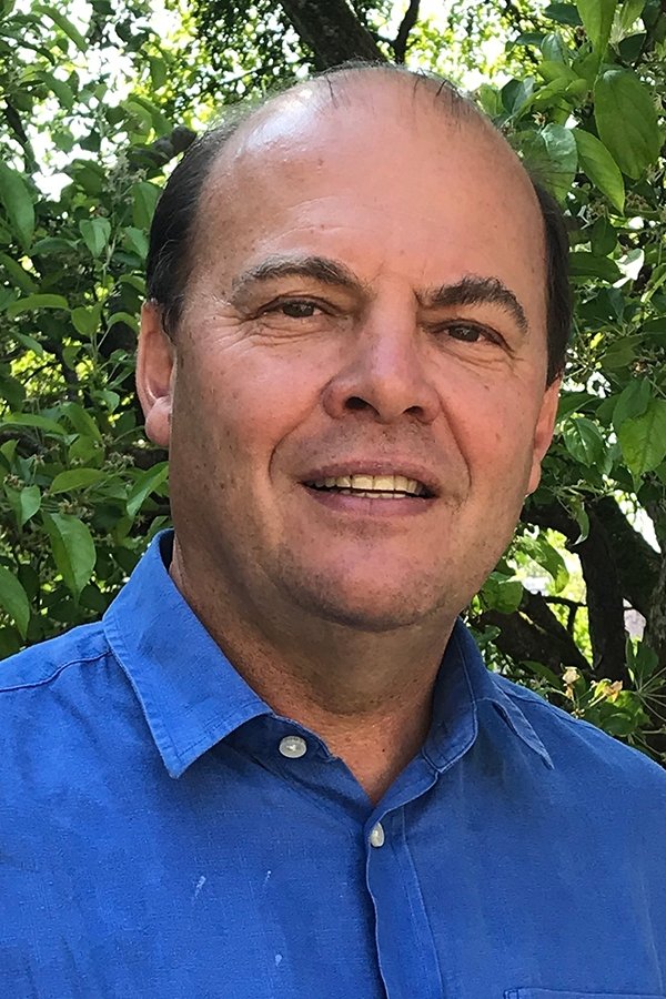 et billede af Christopher Hall