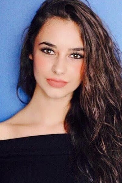 et billede af Hira Koyuncuoğlu