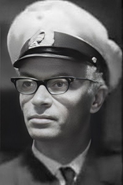 et billede af L. Apinis