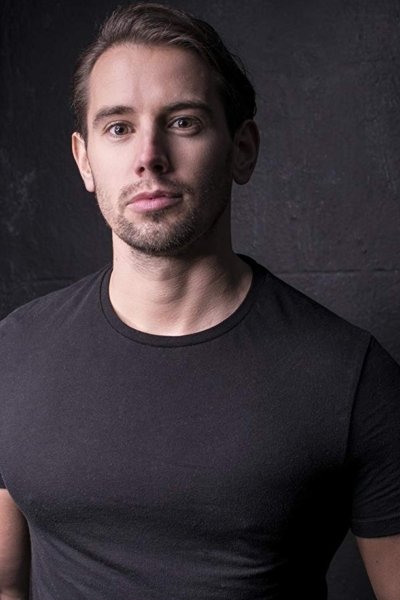 et billede af Greg Miller Burns