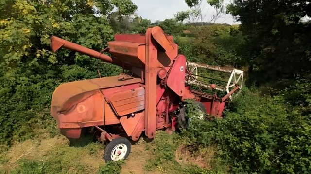 Vintage Mecanic - Moissonneuse-batteuse international H F8-63