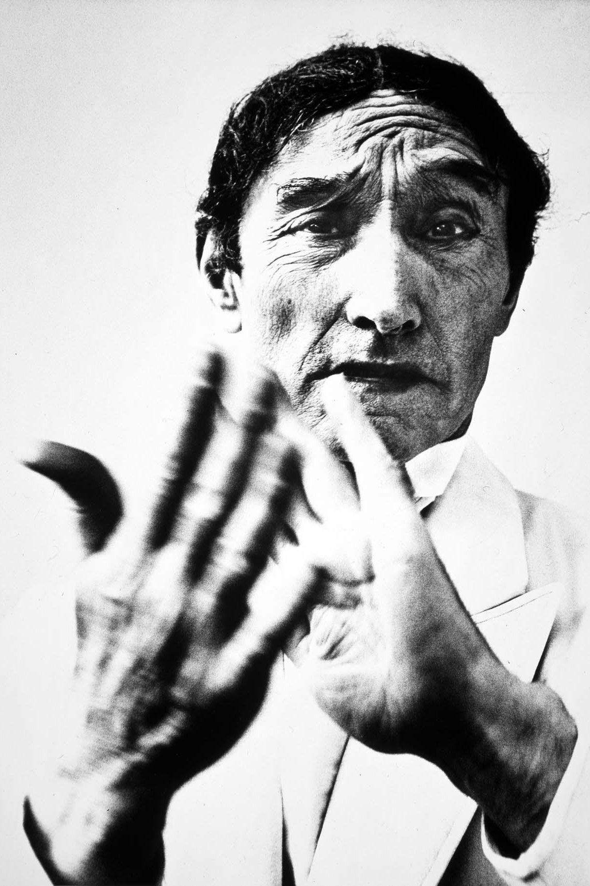 Vicente Escudero's picture in the cast