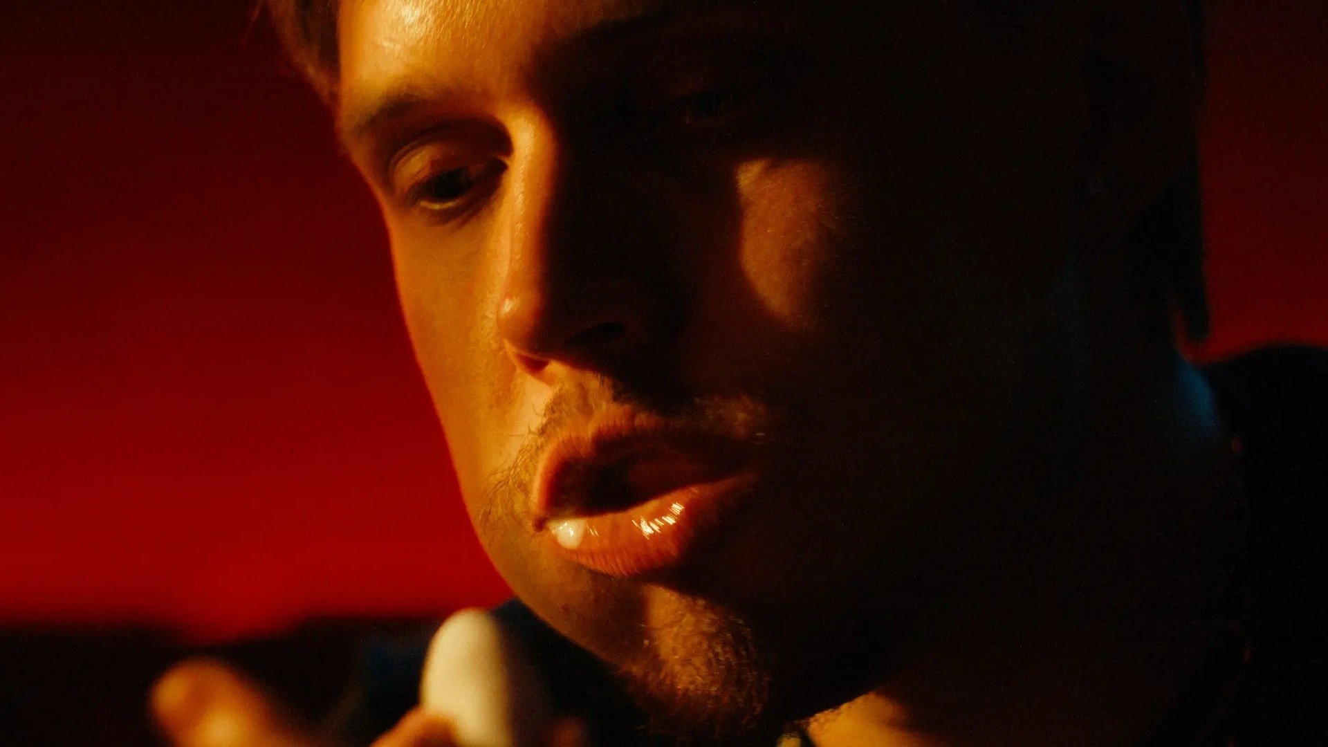 Don't Look Away (2025)