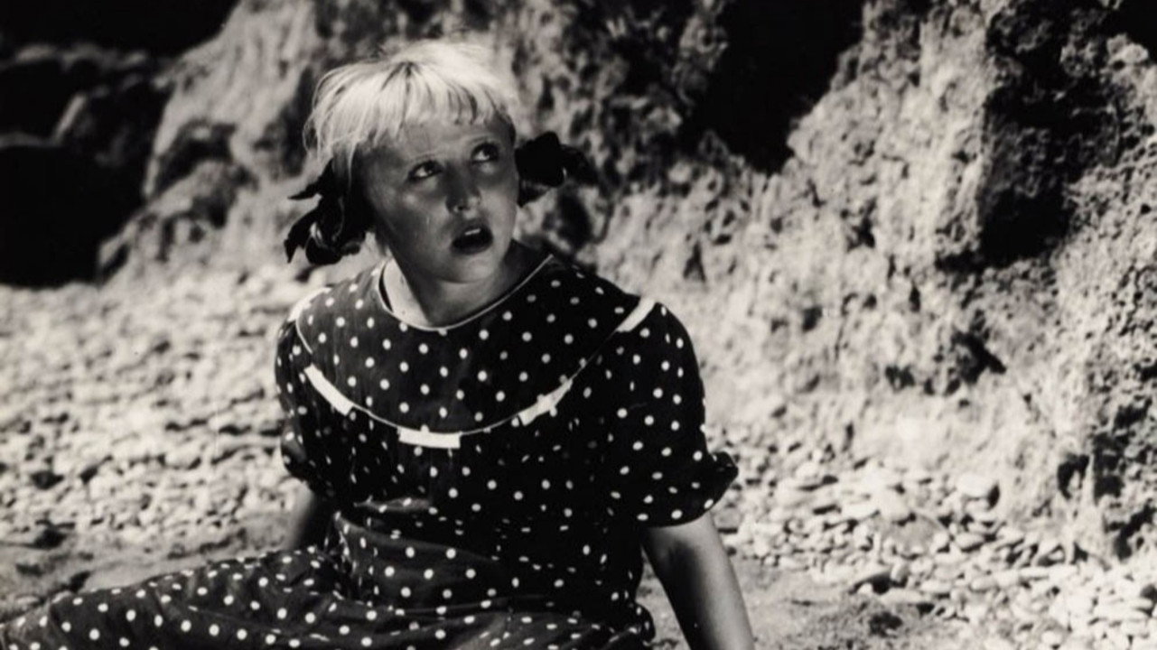 Леночка и виноград