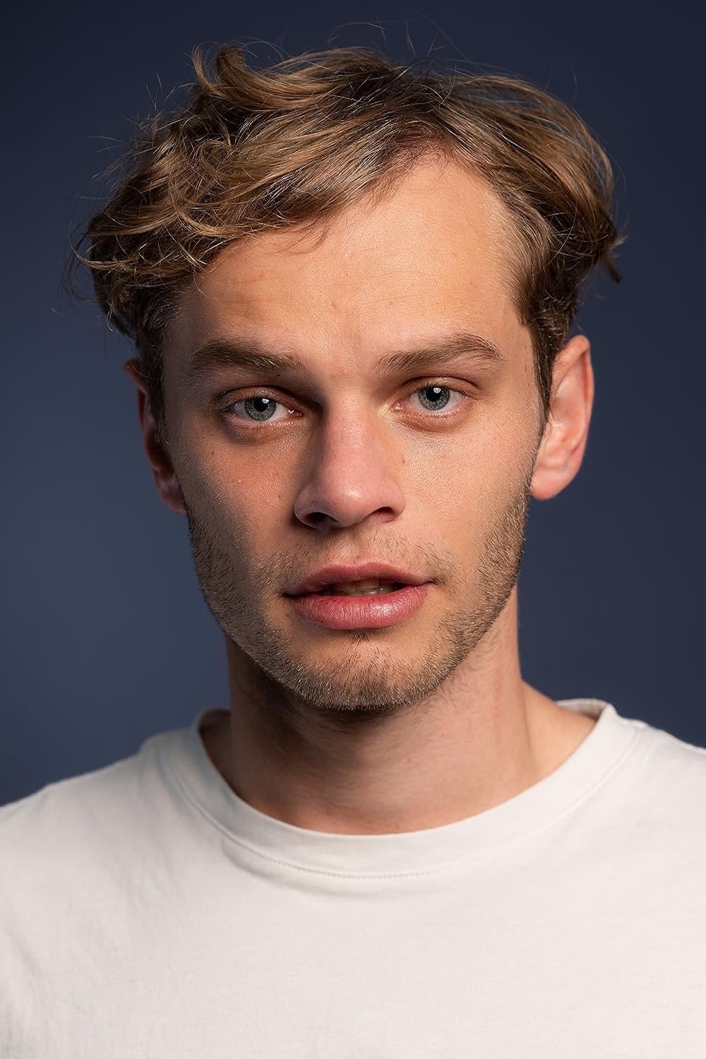 et billede af Aidan Scott