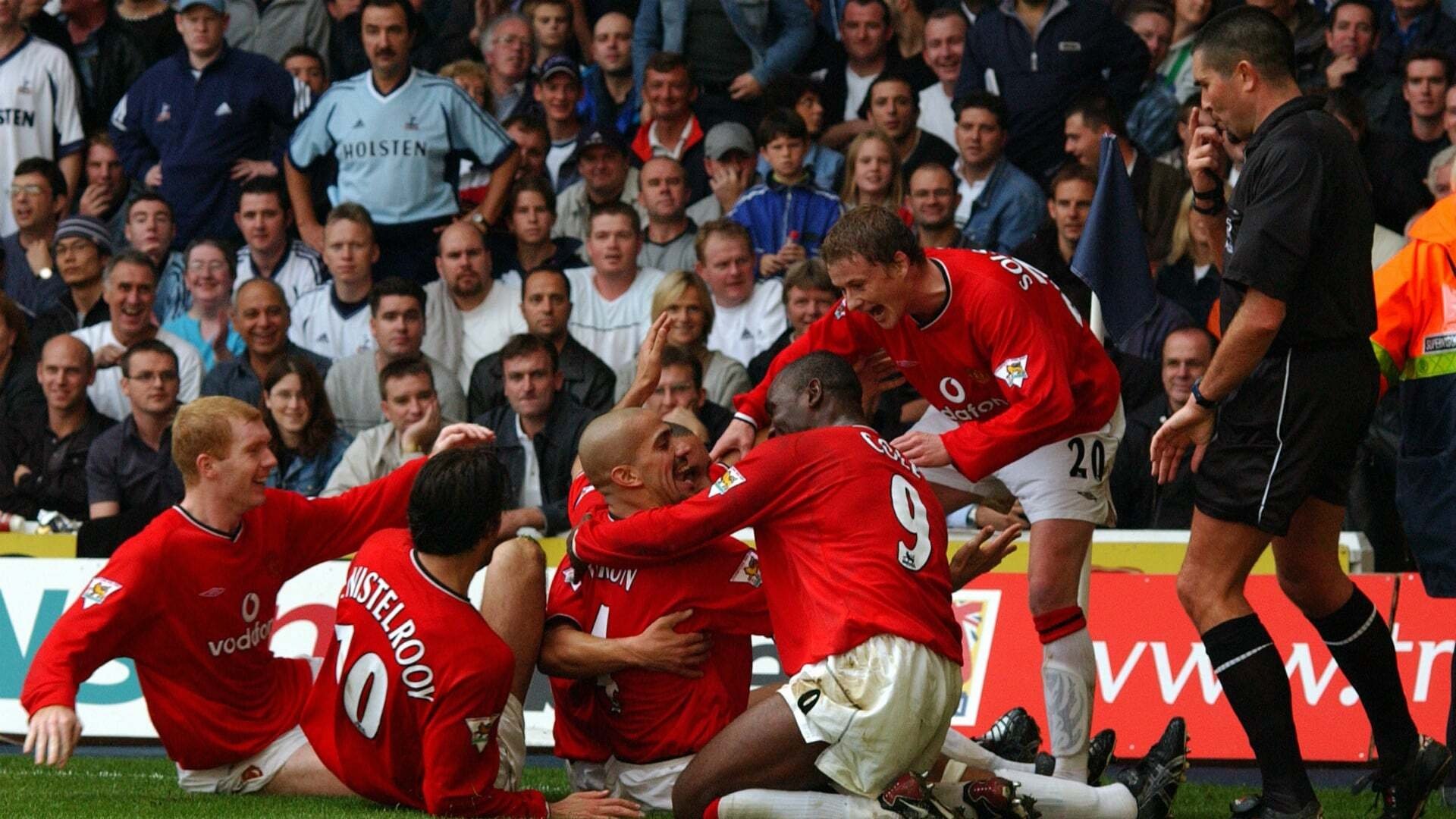 Manchester United: The Official History 1878-2008 (2008)