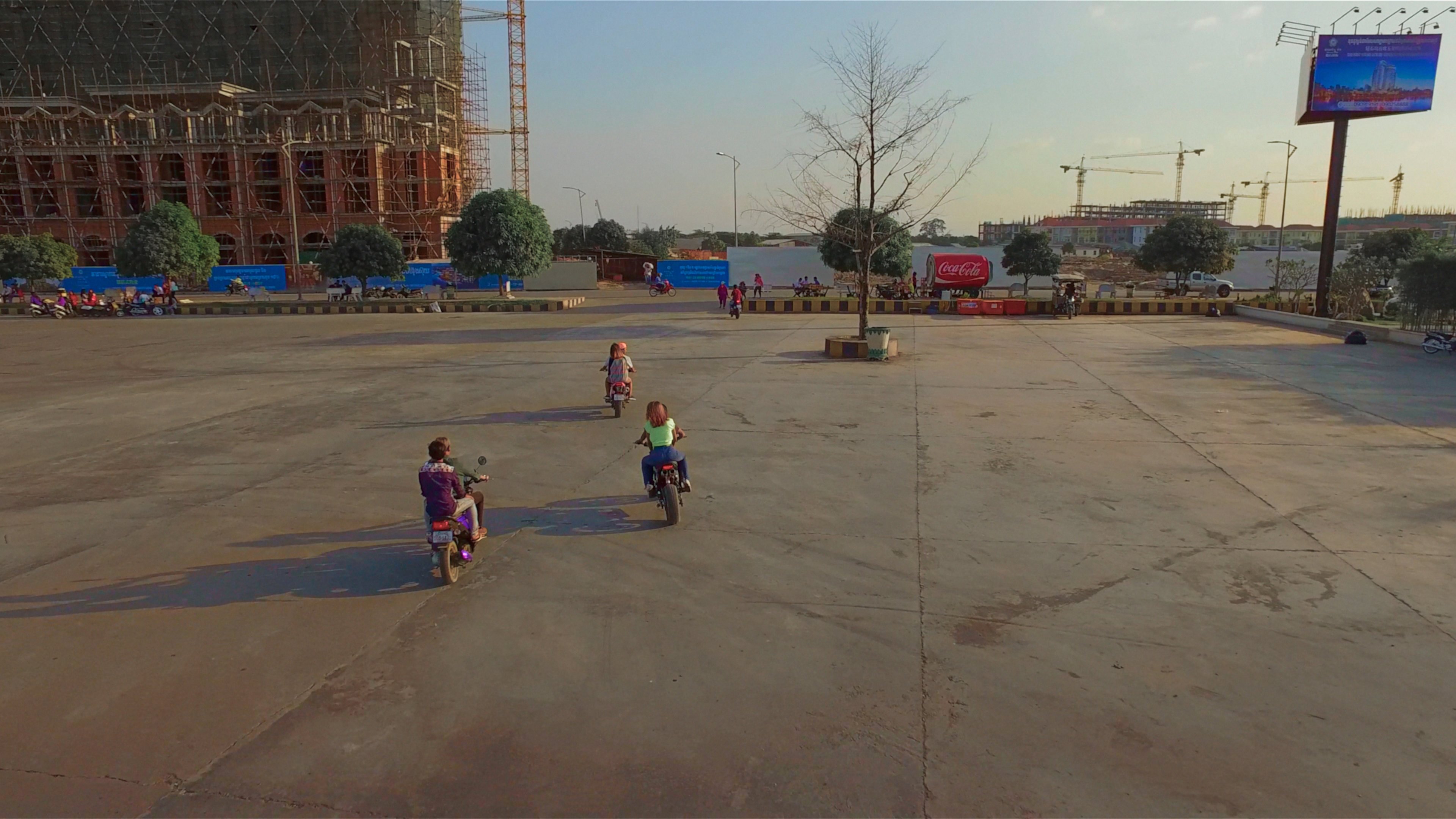 Diamond Island (2016)