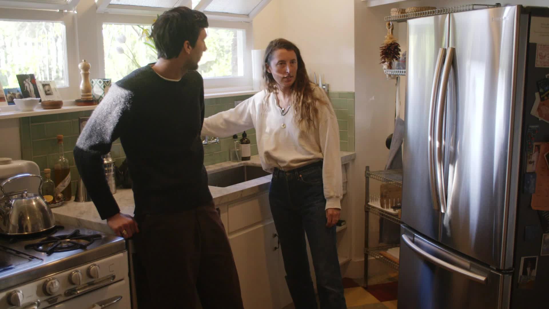 Capturing Home S02E06 backdrop