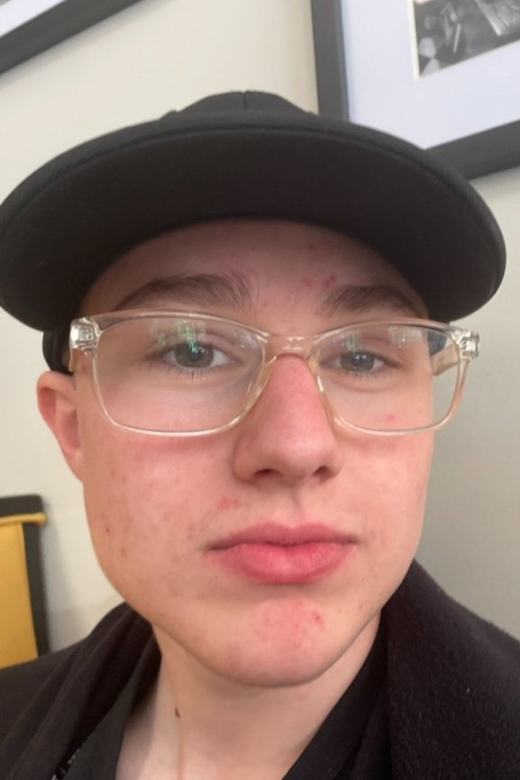 et billede af Holden Flosi