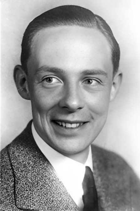 et billede af Alec Clunes