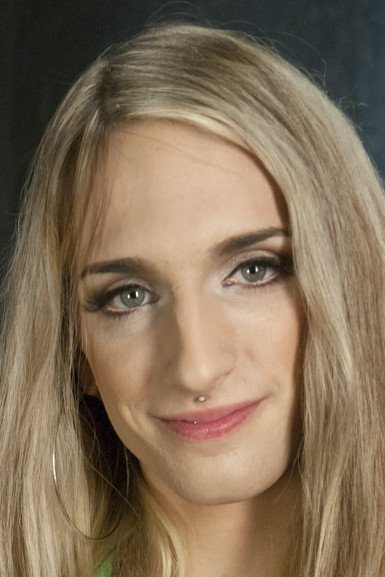 et billede af Kelly Klaymour