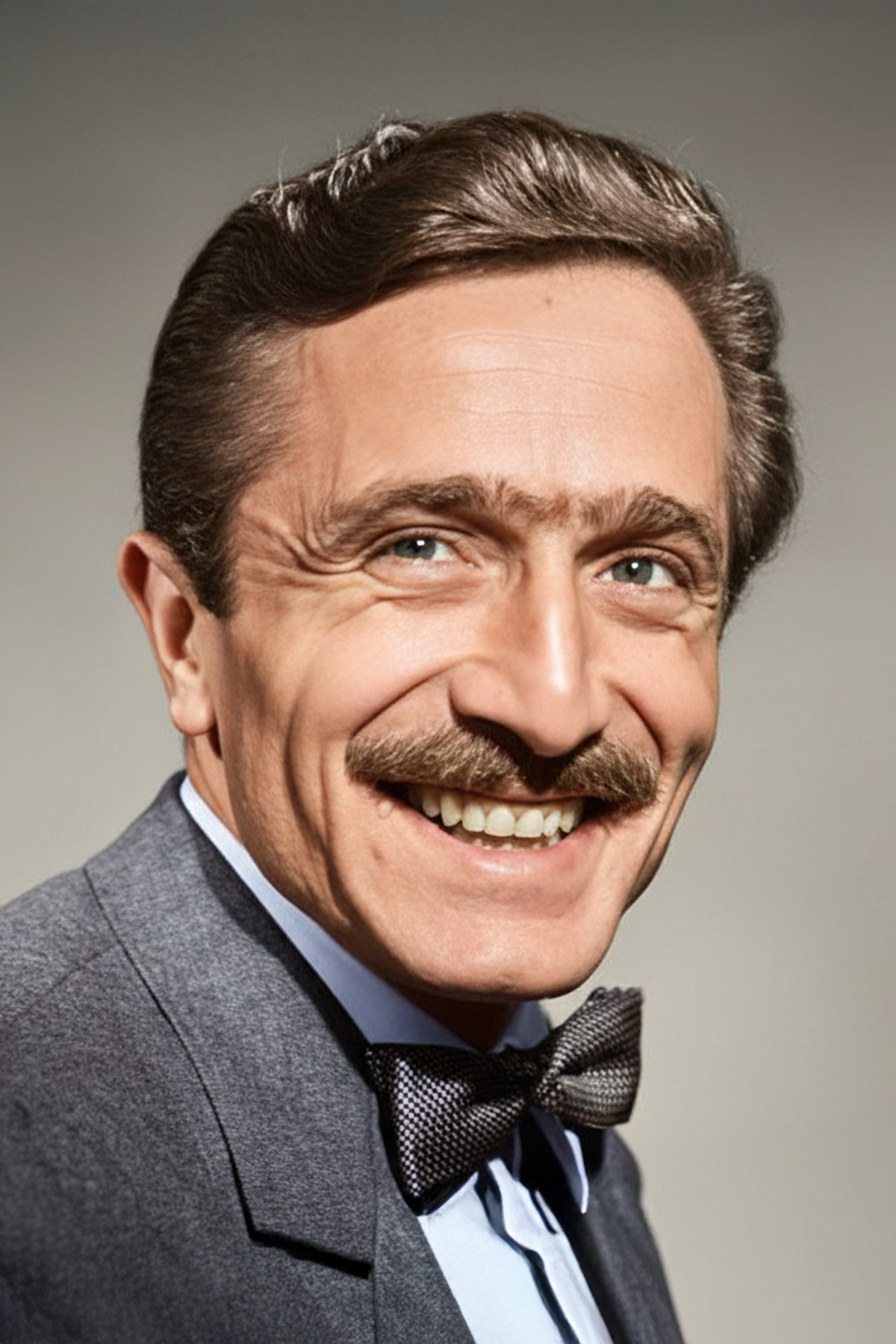 et billede af Özdemir Asaf