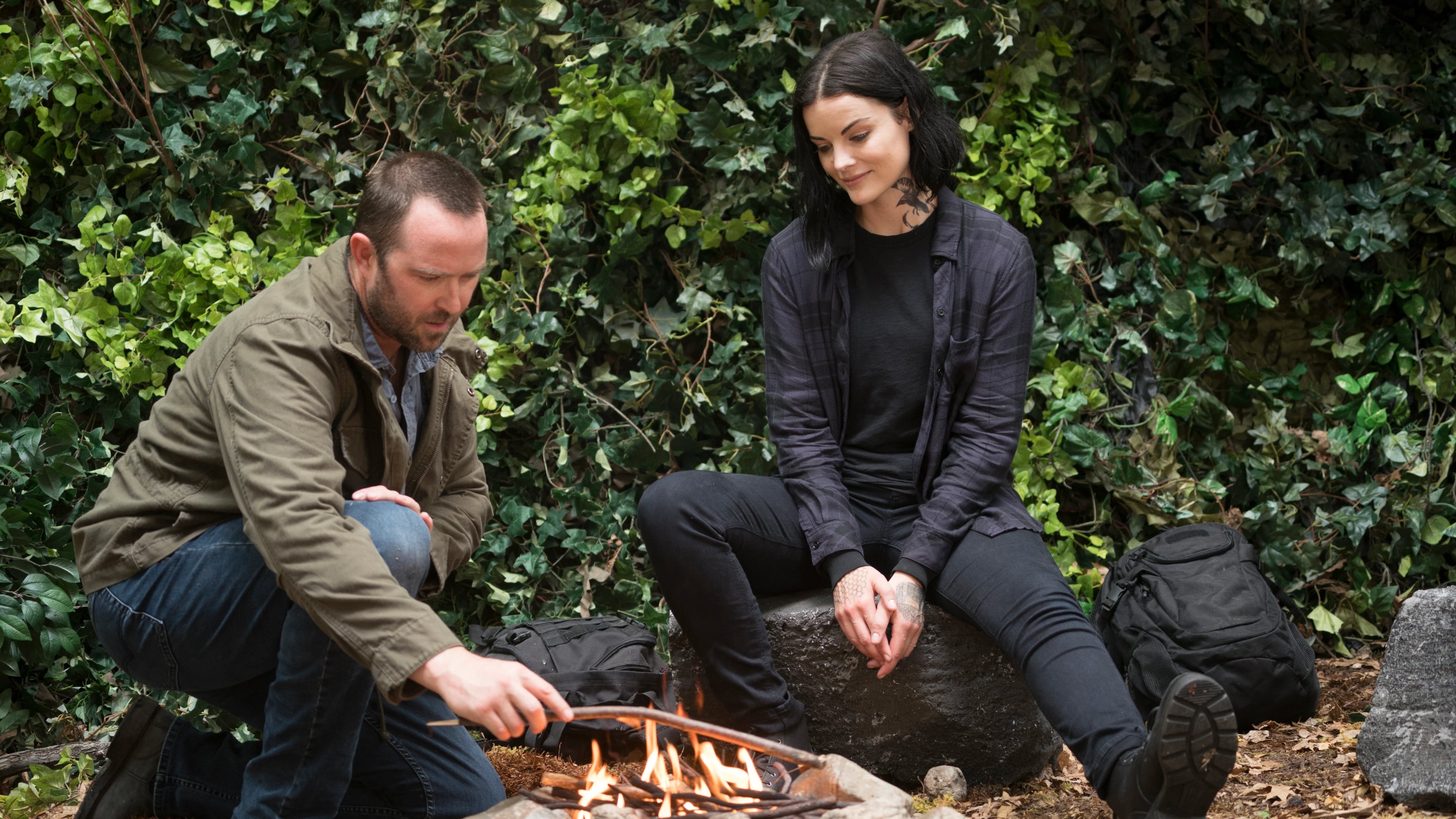 Blindspot Season 5 :Episode 1  I Came to Sleigh