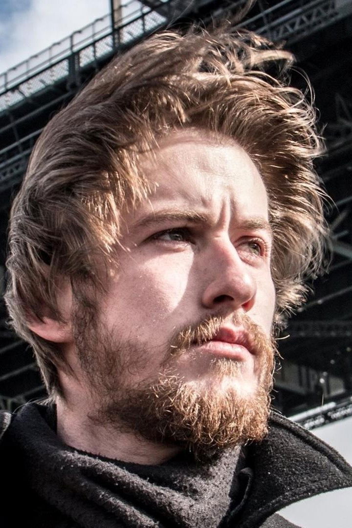 et billede af Darby Maxwell