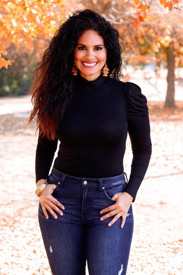 et billede af Nikki Jones Curtis