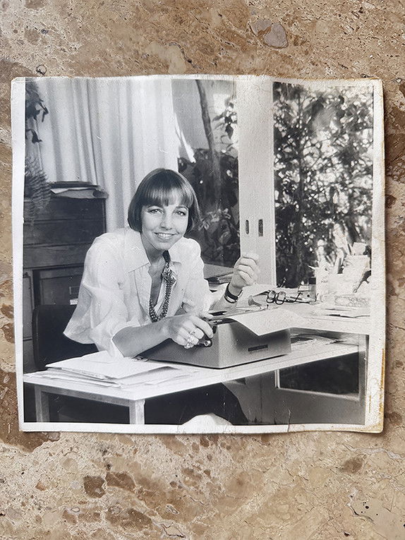 Plakat, der markedsfører Marina Colasanti, Between Systole and Diastole