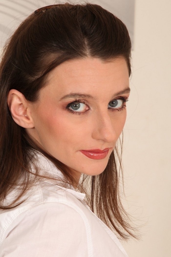 et billede af Pauline Cooper