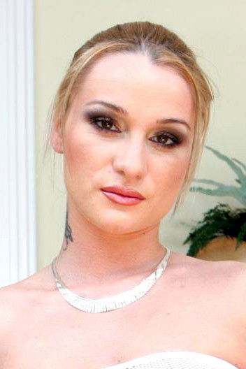 et billede af Lucy Cattiva