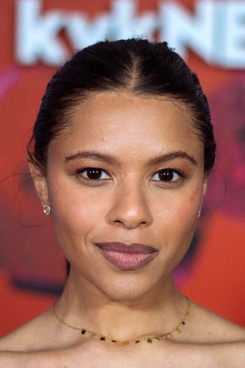 Chelsea Thomas's picture in the cast