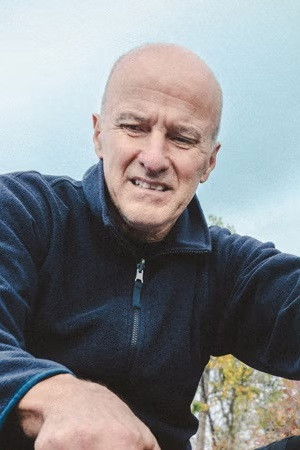 Profile Eric with character 