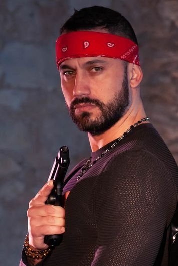 et billede af Hiro Maeti