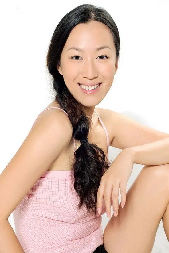 Hu Ling's picture in the cast