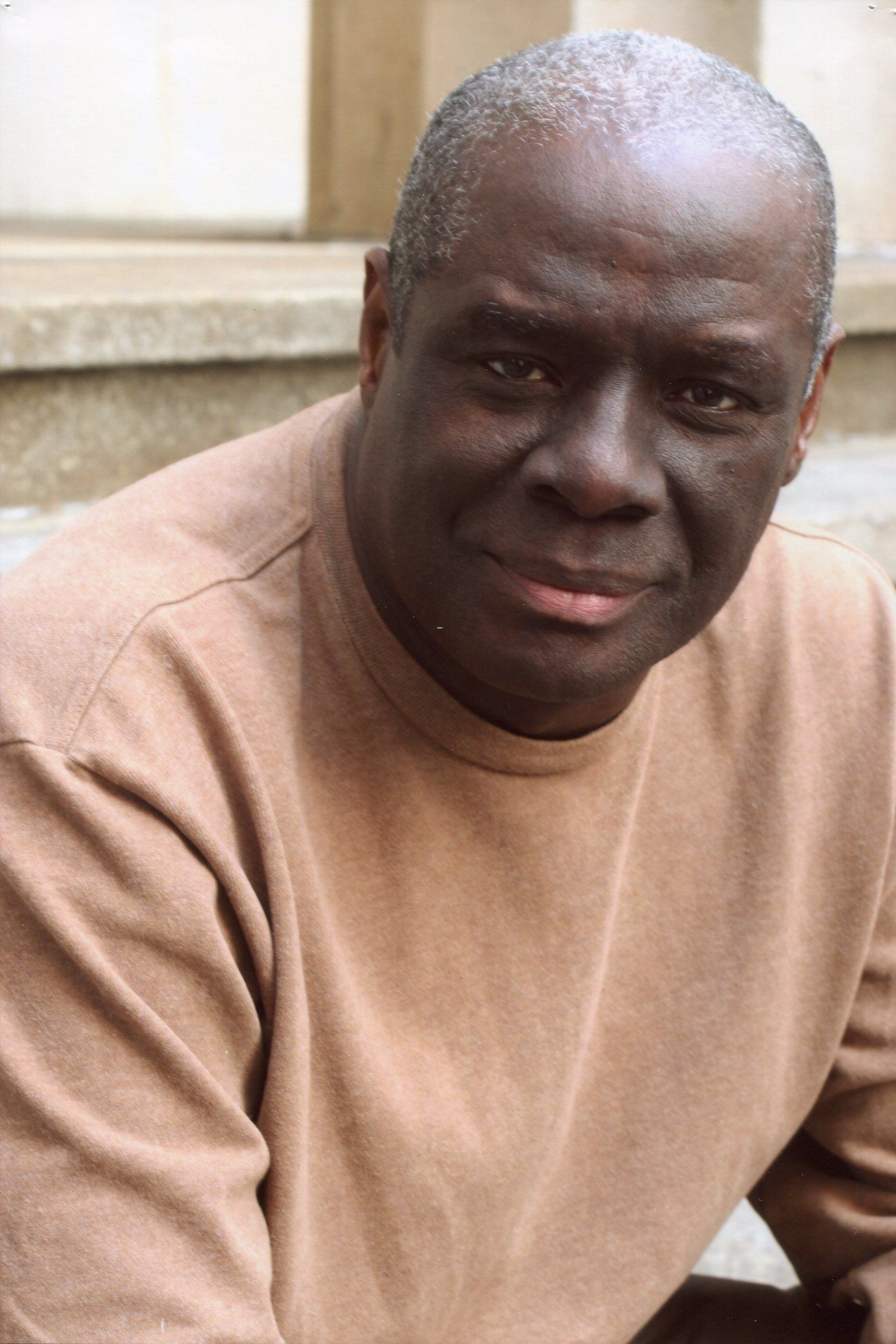 et billede af Lou Ferguson