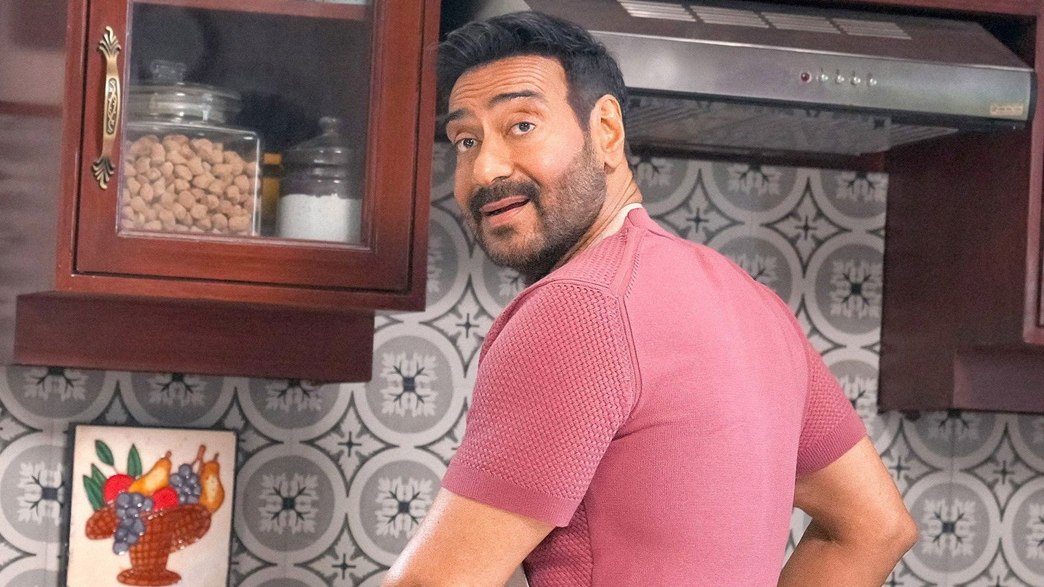 De De Pyaar De 2 backdrop